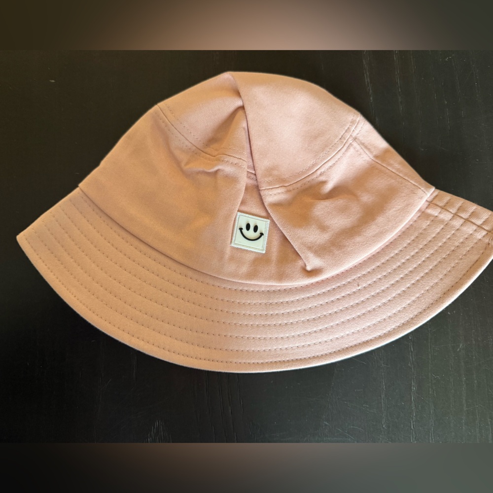 Pink Bucket Hat with Smiley‎ Patch